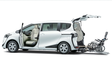 X 車いす仕様車(タイプⅢ)“助手席側セカンドシート付”